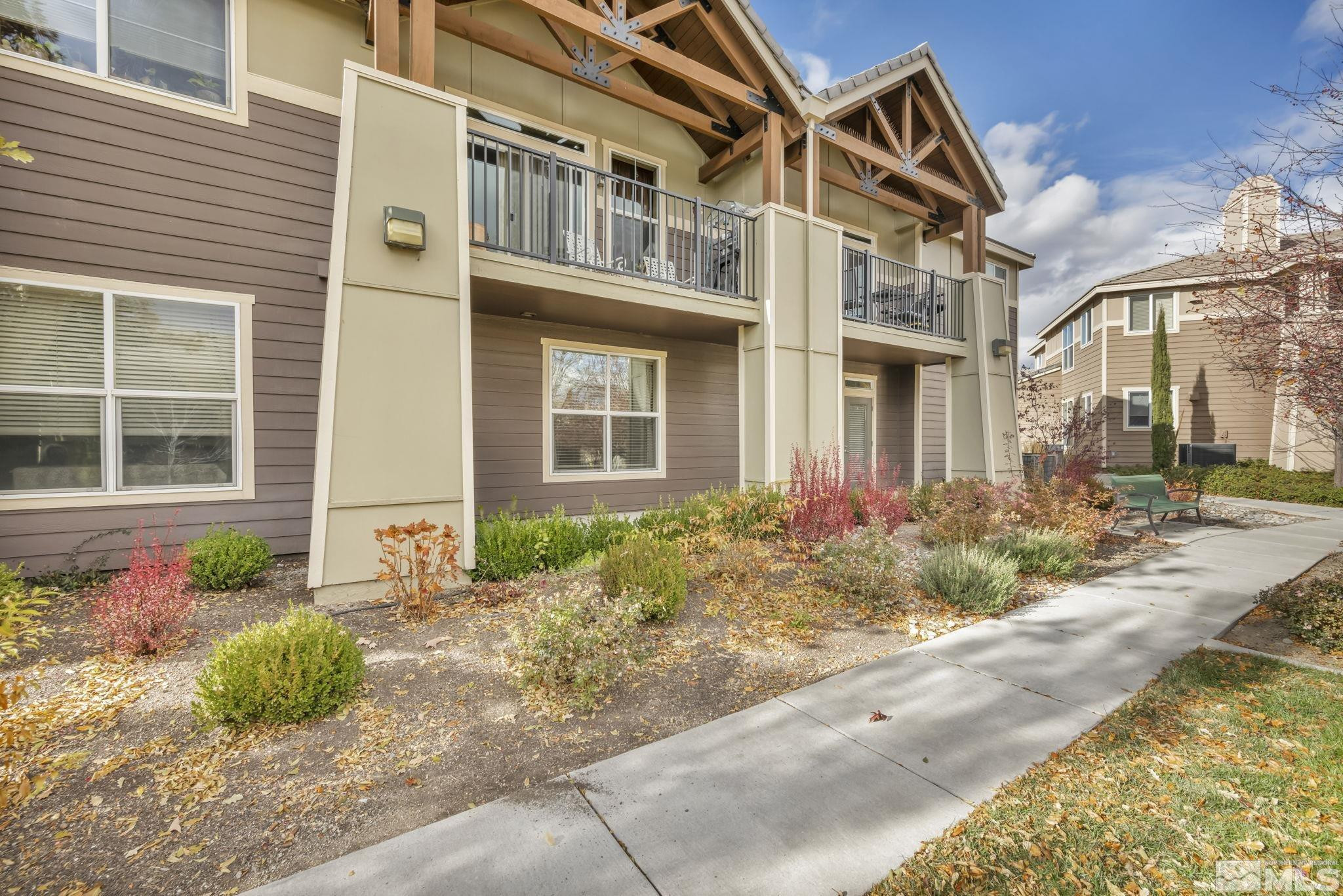 4876 Bougainvillea