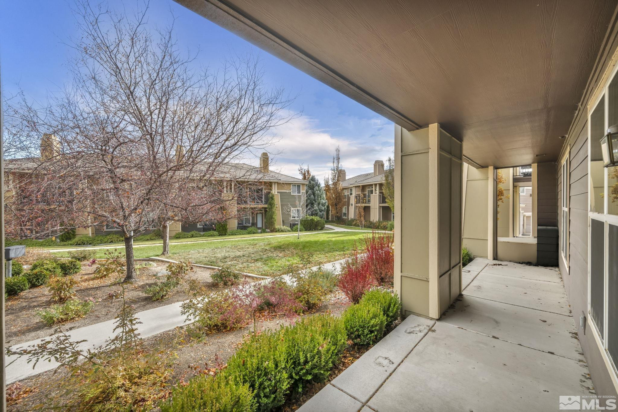 4876 Bougainvillea