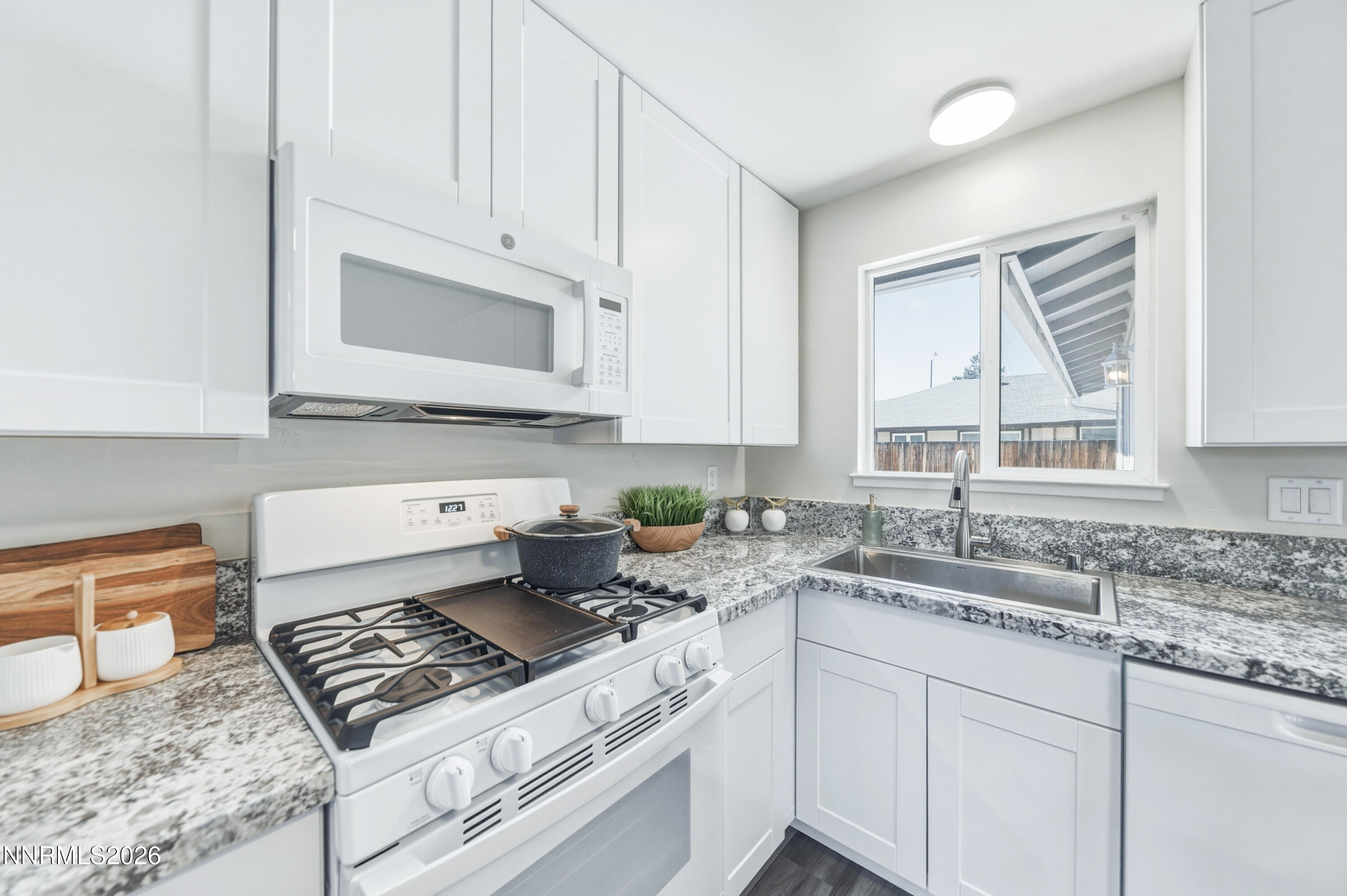 832 E Greenbrae Drive