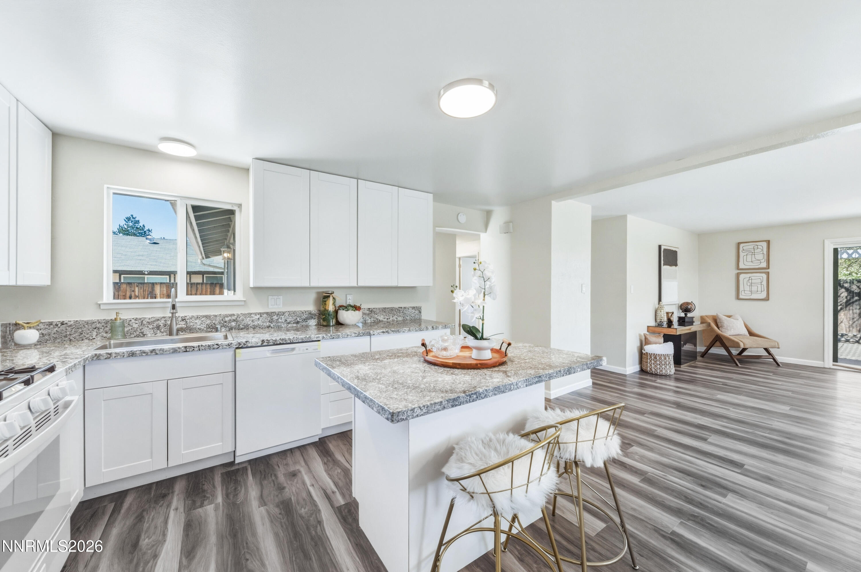 832 E Greenbrae Drive