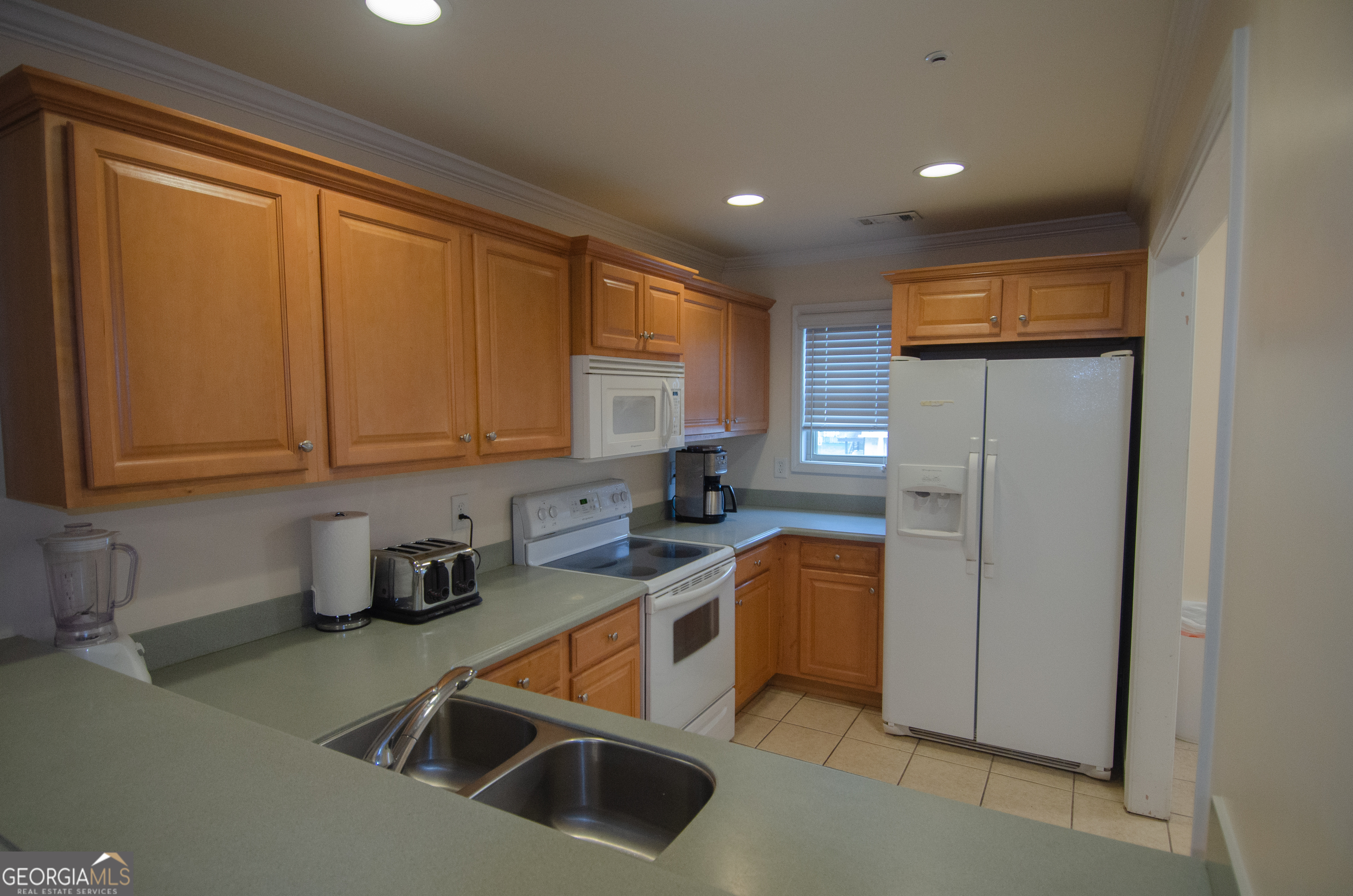 26-202 Midway Street Unit: #205 & DOOR #202