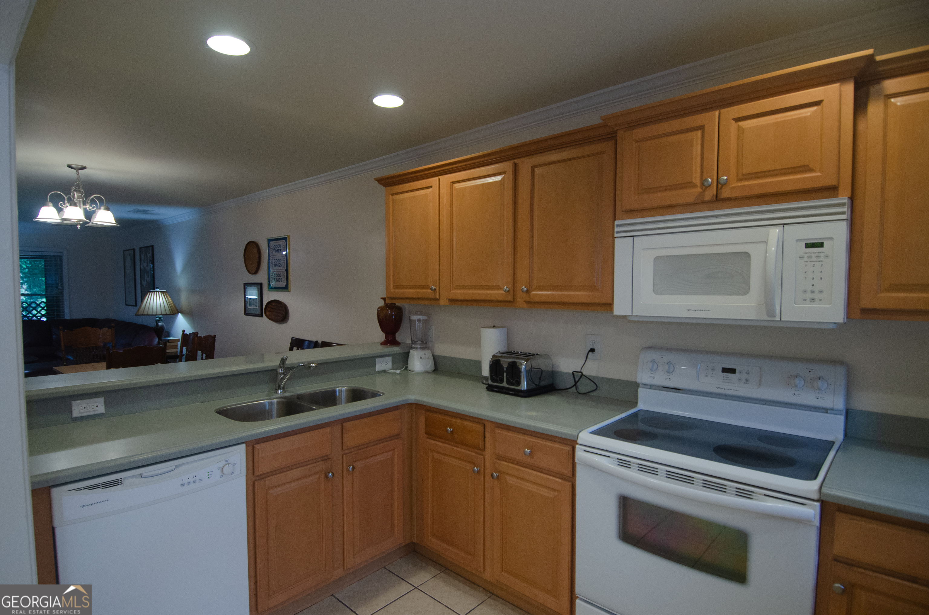 26-202 Midway Street Unit: #205 & DOOR #202