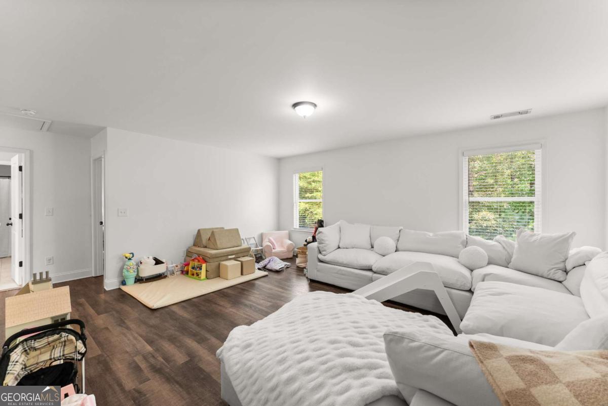 4358 Yonah Park