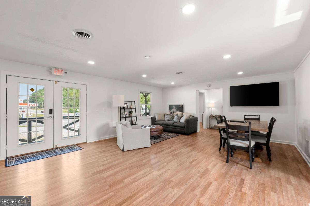 4768 Highway 52 E E, Dahlonega