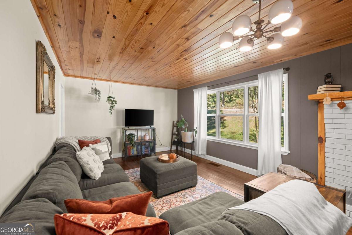 3806 Antioch Church Road, Toccoa