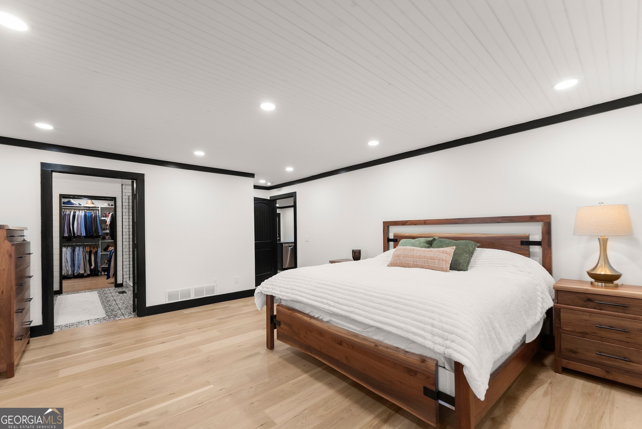 6147 Dahlonega Highway