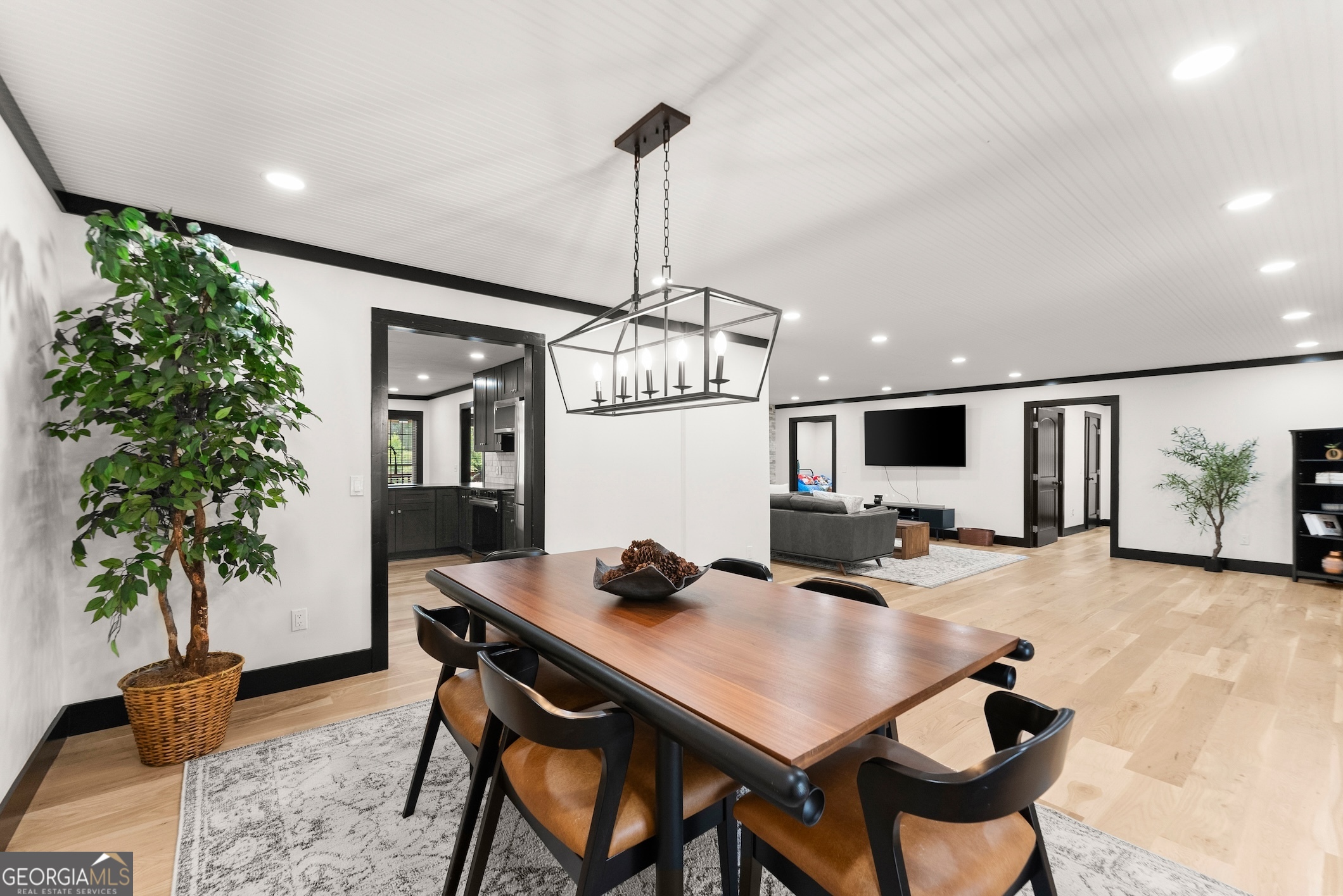 6147 Dahlonega Highway