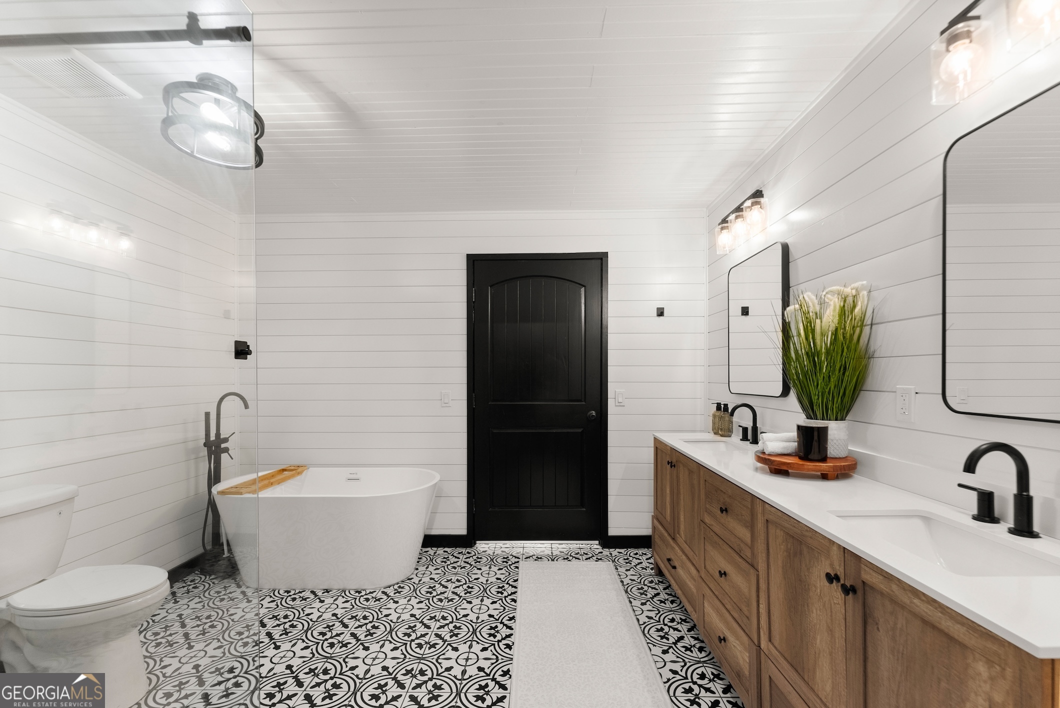 6147 Dahlonega Highway