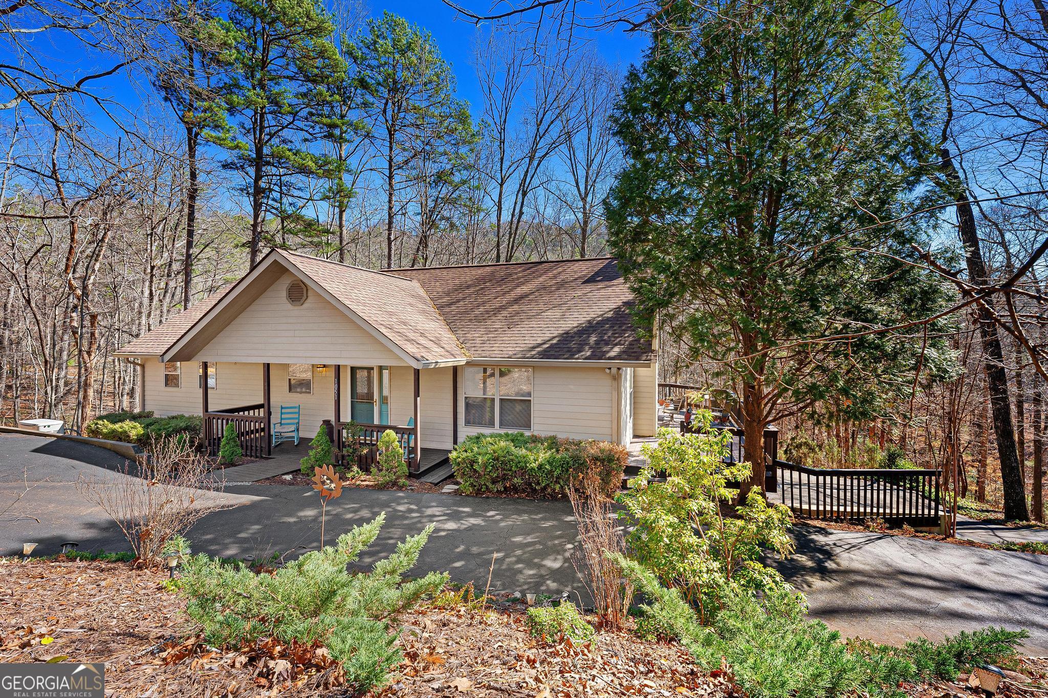 1051 Woodland