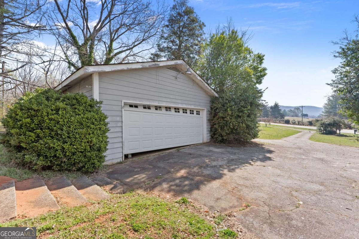 111 Skitts Mountain Road