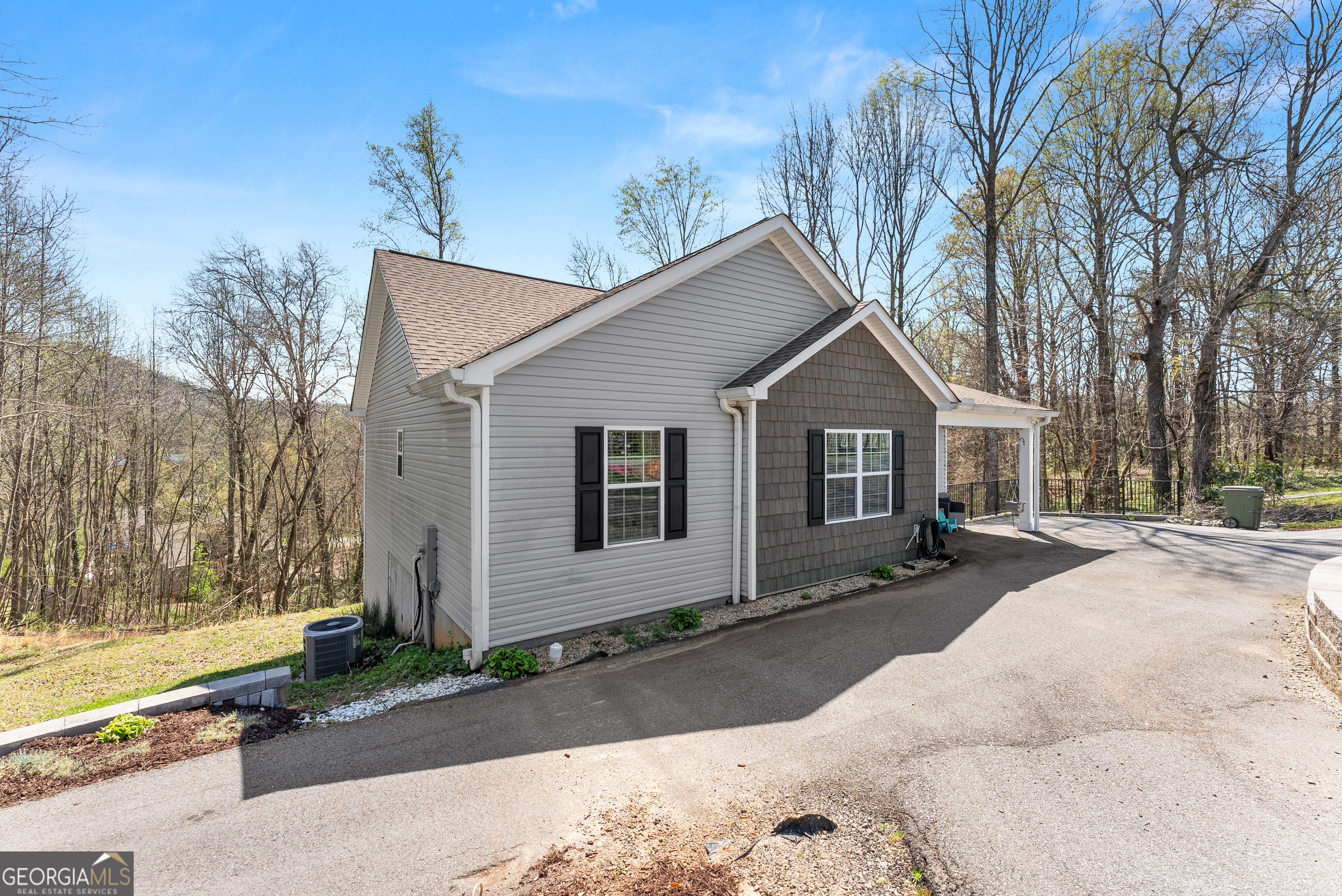 426 Old Clarksville Highway