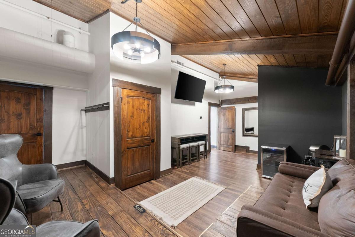 3263 Tanners Mill Road
