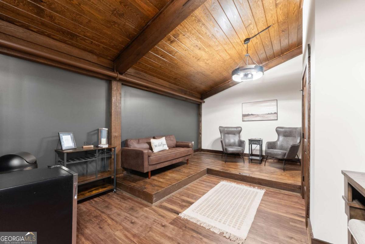 3263 Tanners Mill Road