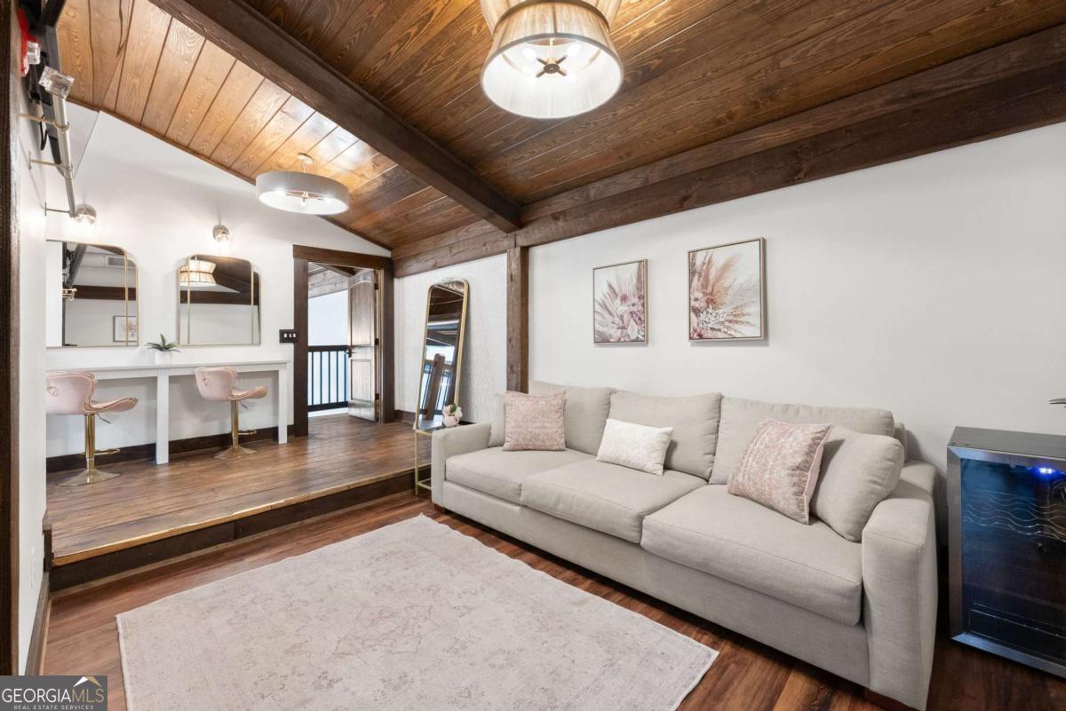 3263 Tanners Mill Road
