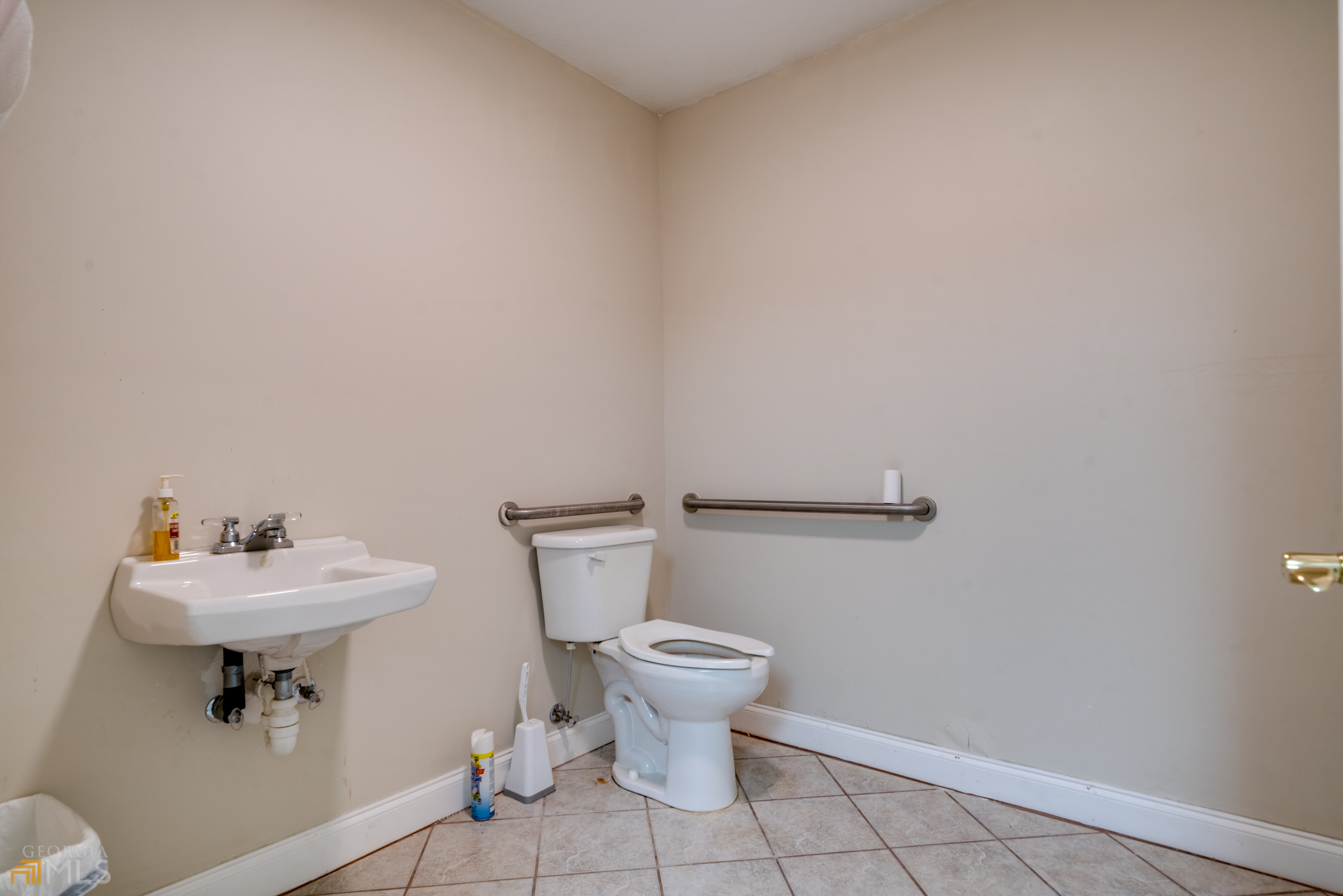 6911 Cleveland Highway # 201F