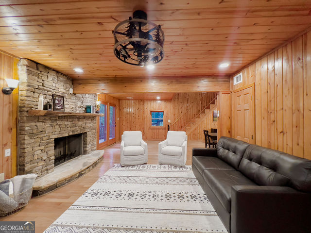 893 Hooper Road