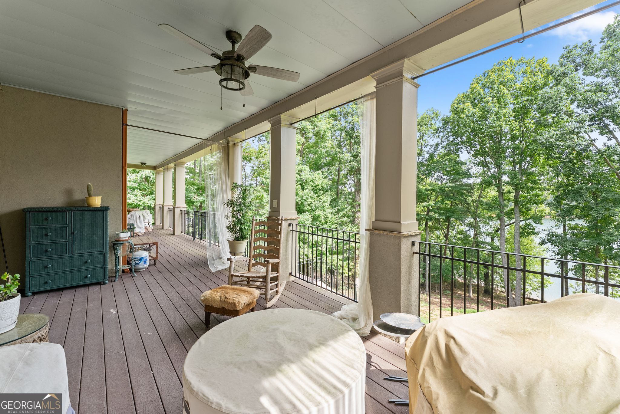 2819 Point Overlook
