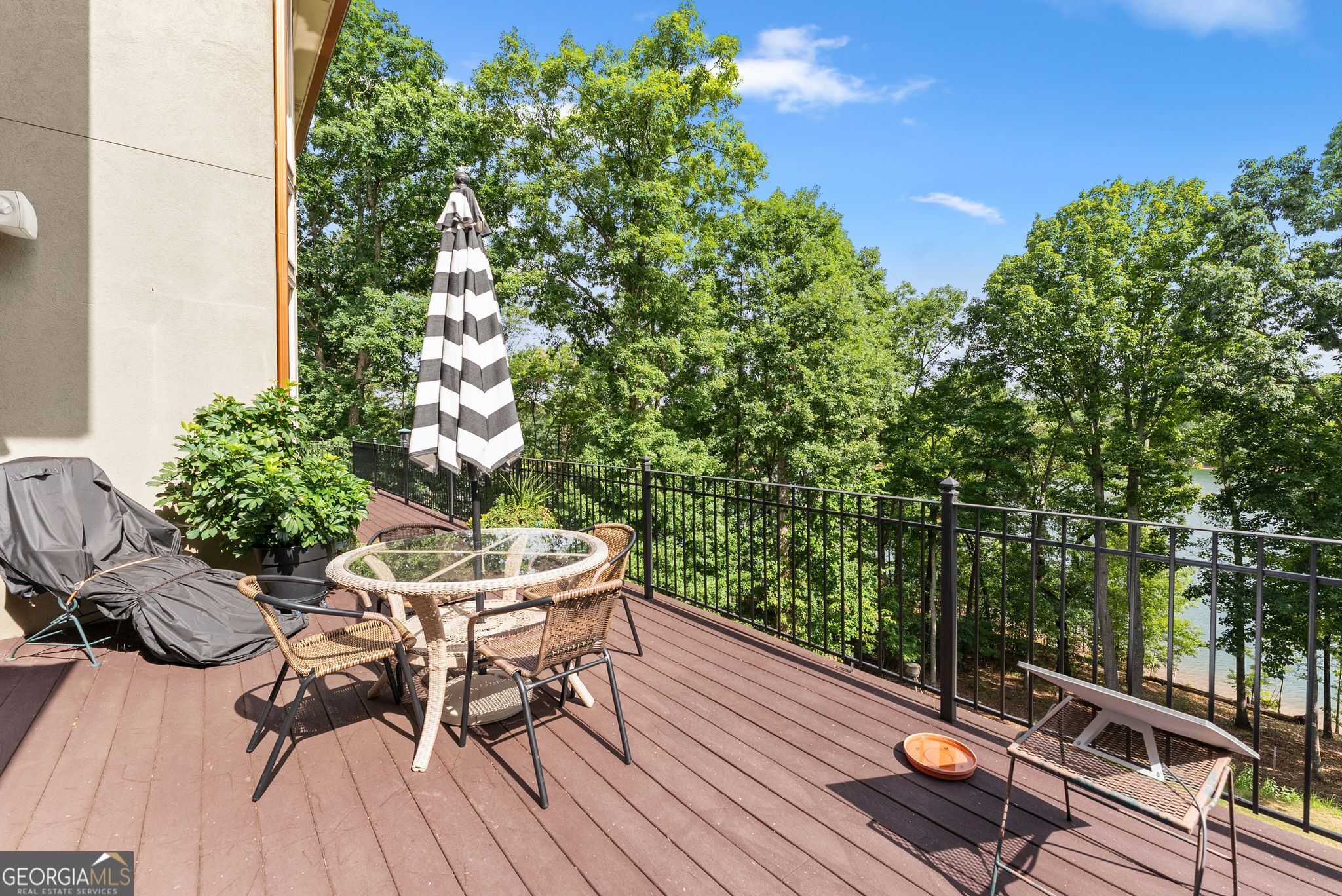2819 Point Overlook