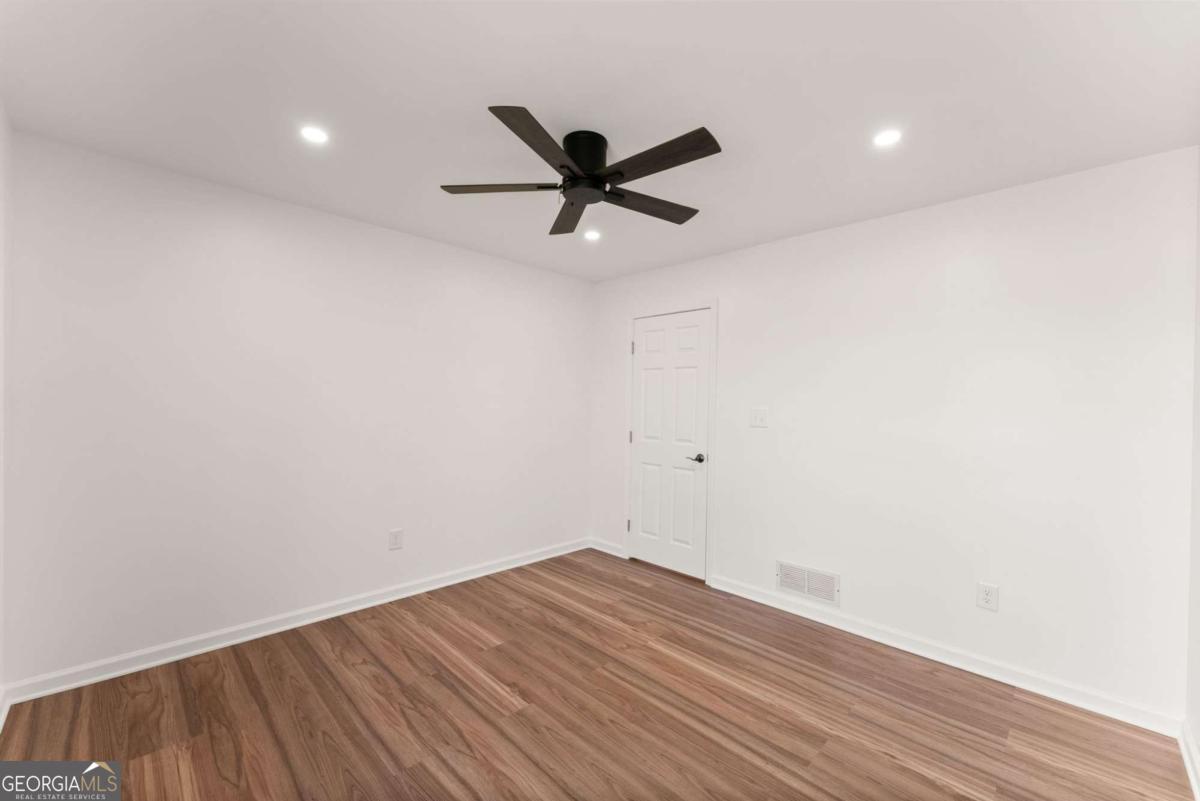 5820 Steve Black Road
