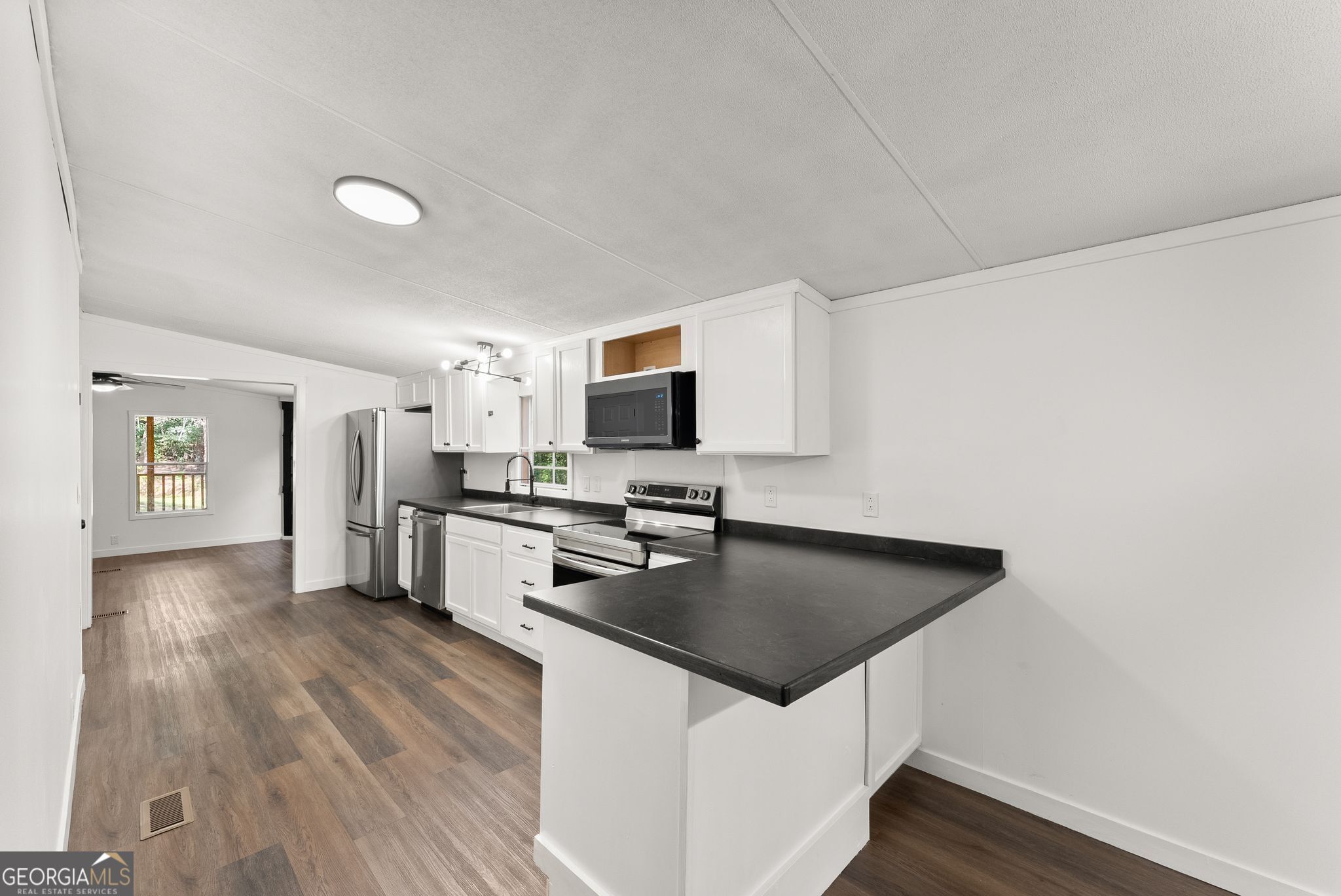 6220 Lee Lane