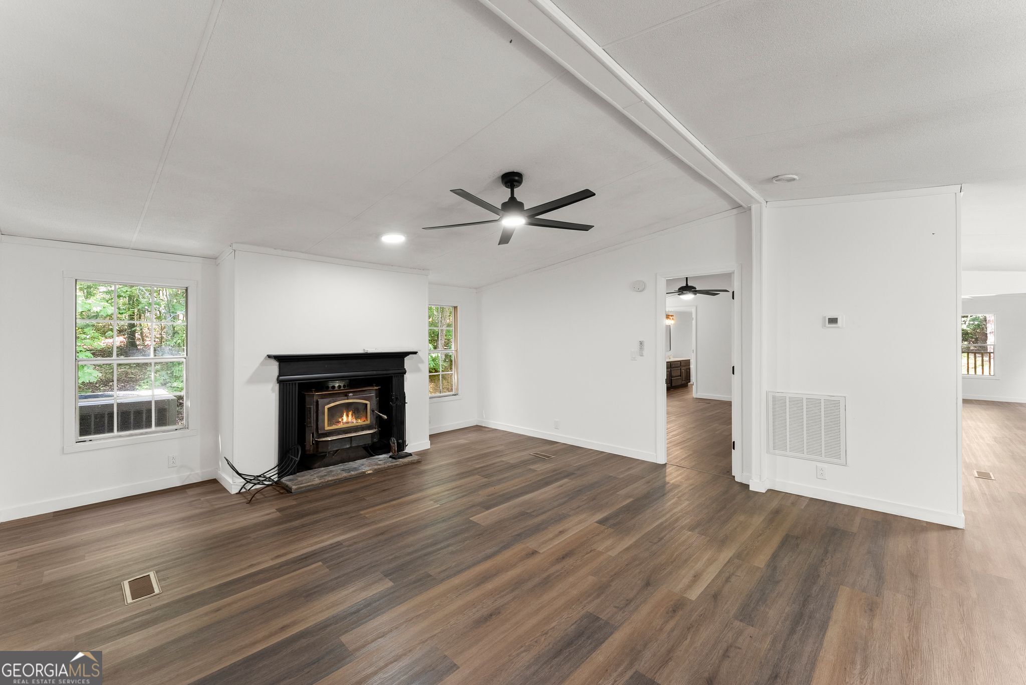 6220 Lee Lane