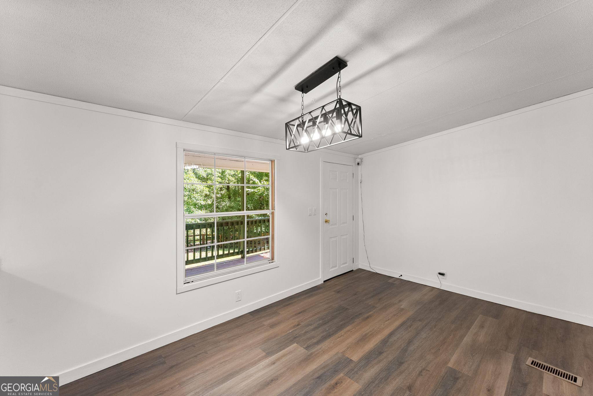 6220 Lee Lane