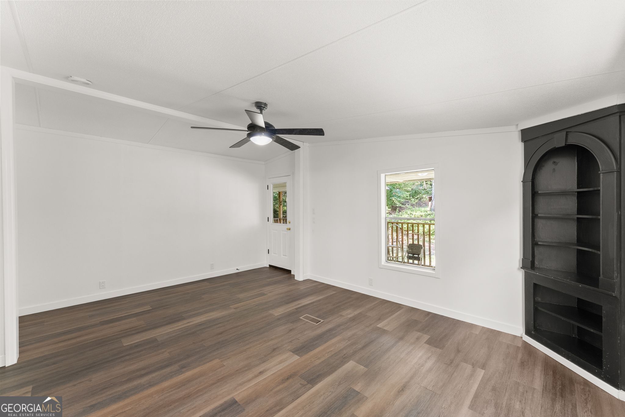 6220 Lee Lane