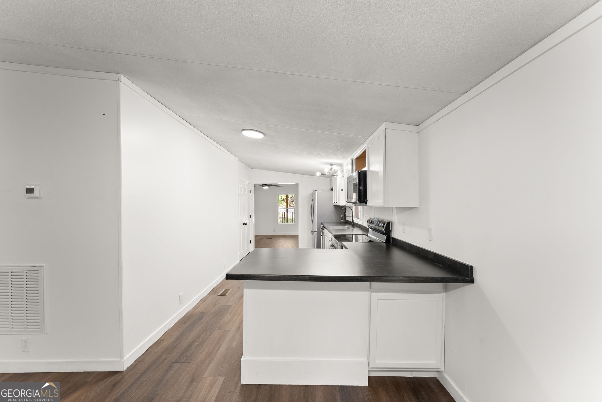6220 Lee Lane