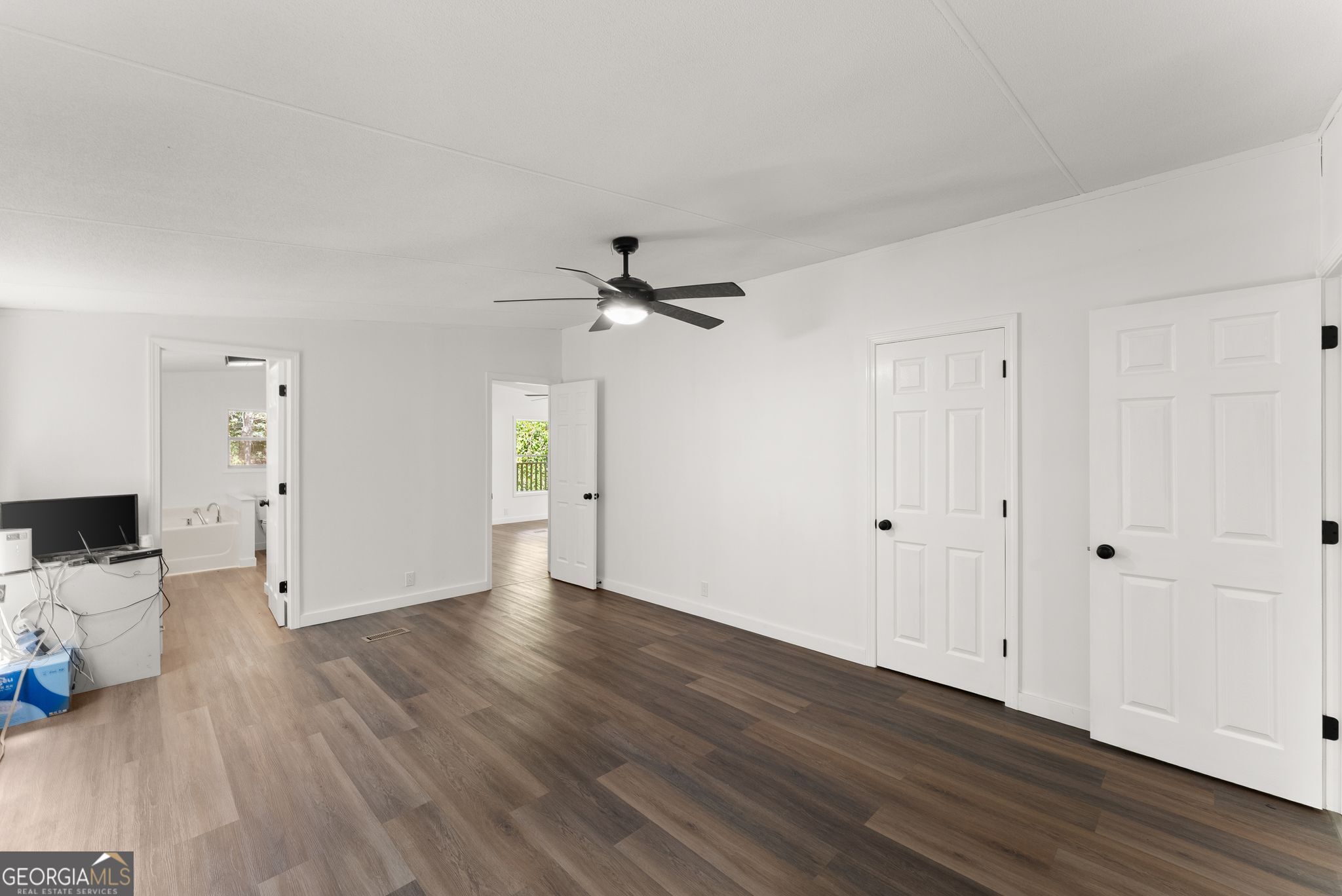 6220 Lee Lane