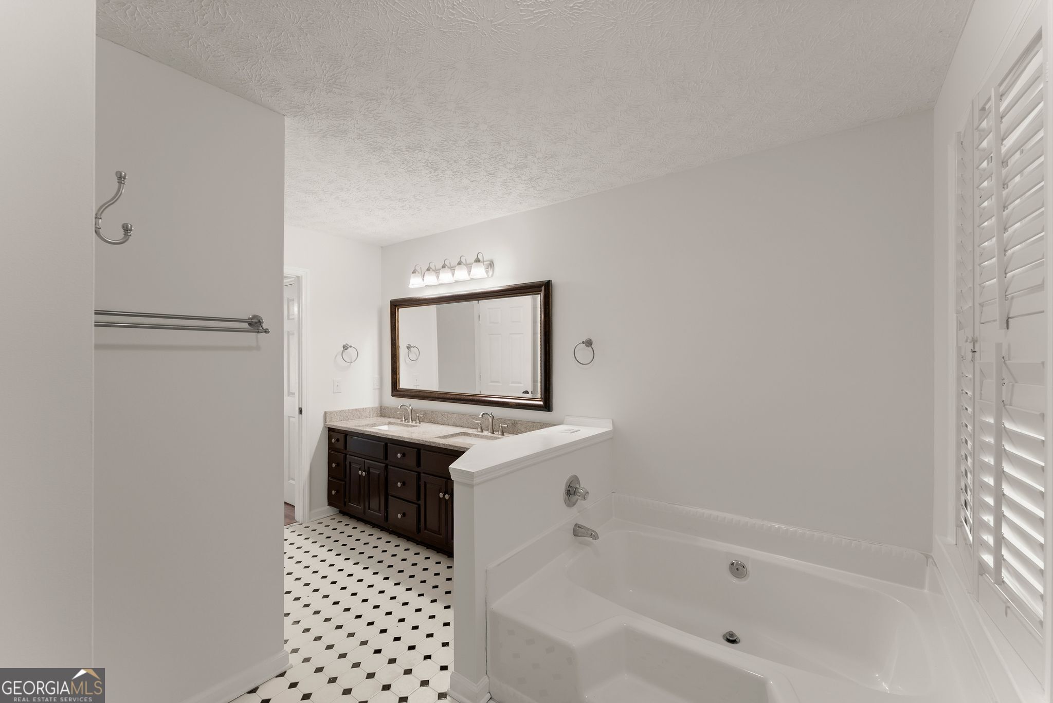 4001 Catawba Ridge