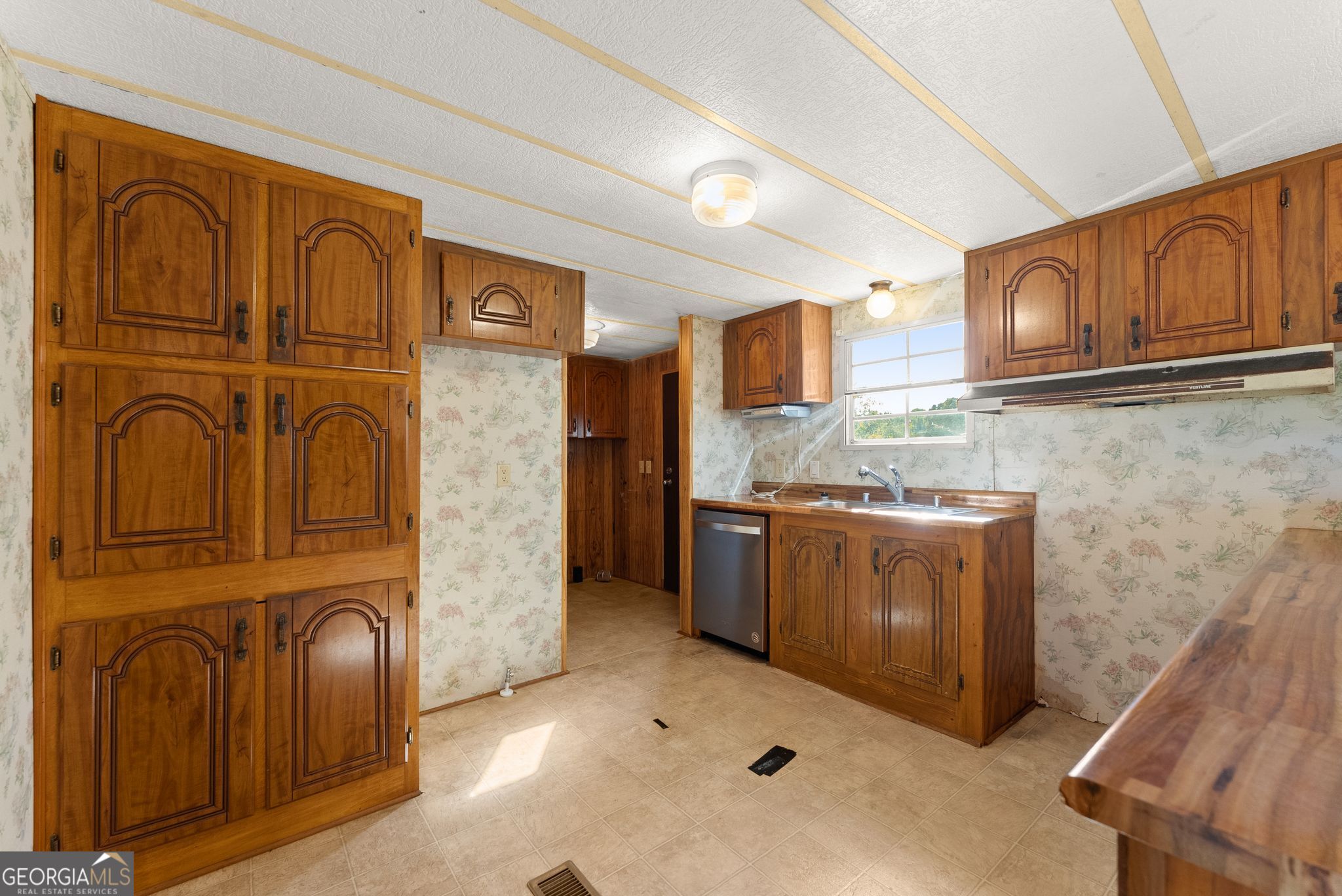 6078 Farmer Road