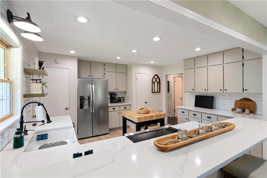 4877 Highland Road