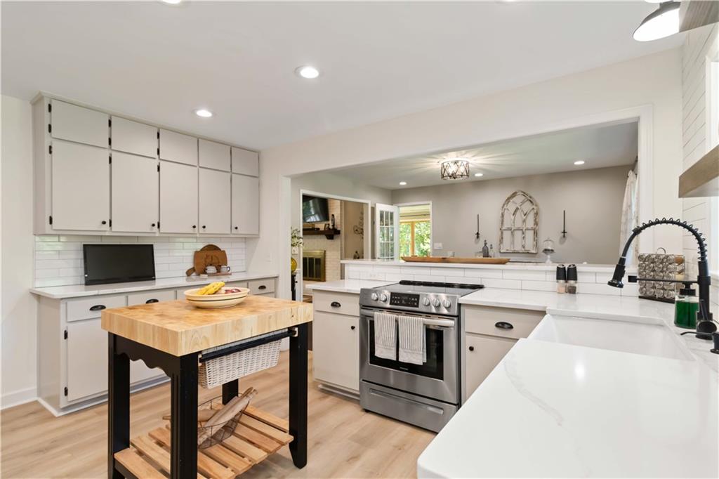 4877 Highland Road