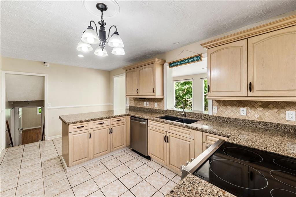 4848 Red Oak Drive
