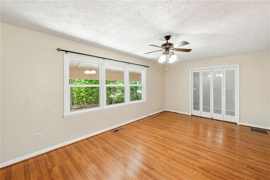 4848 Red Oak Drive