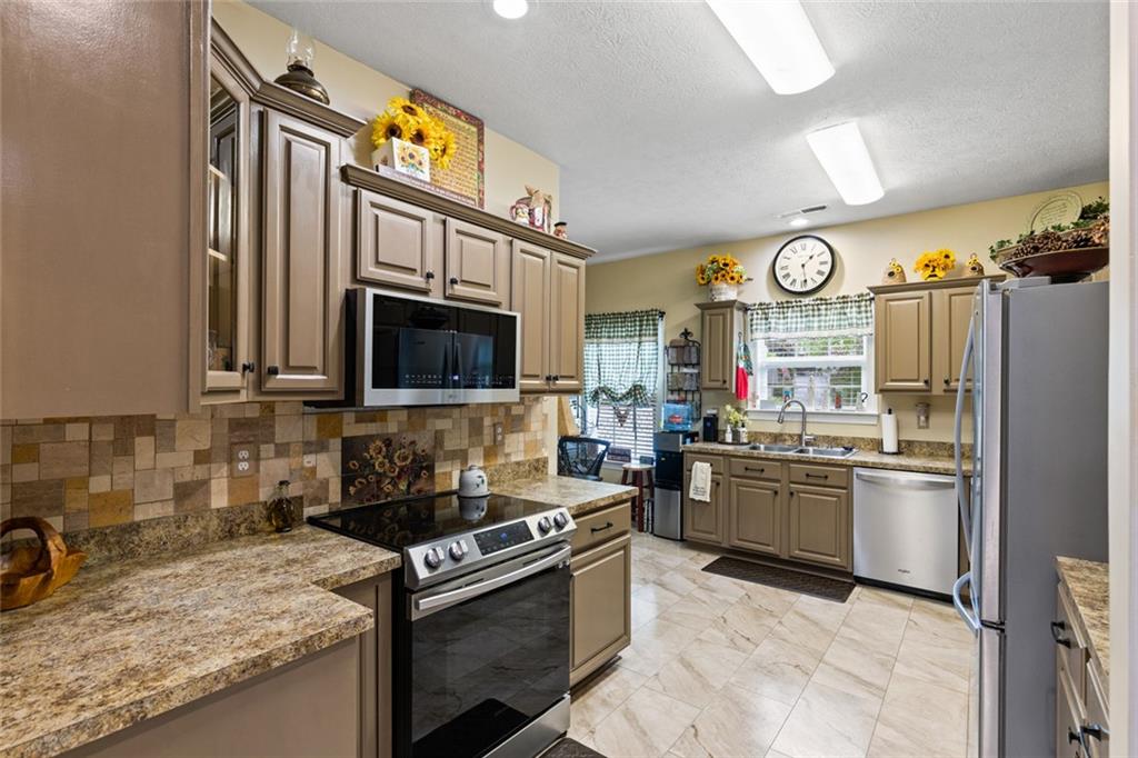 419 Long View Circle