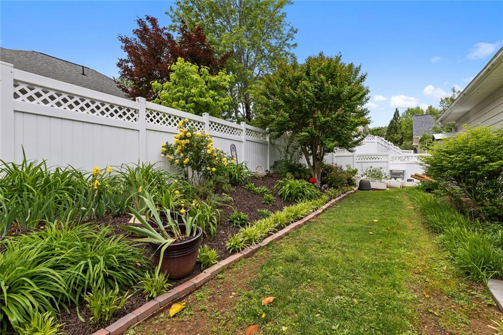 419 Long View Circle