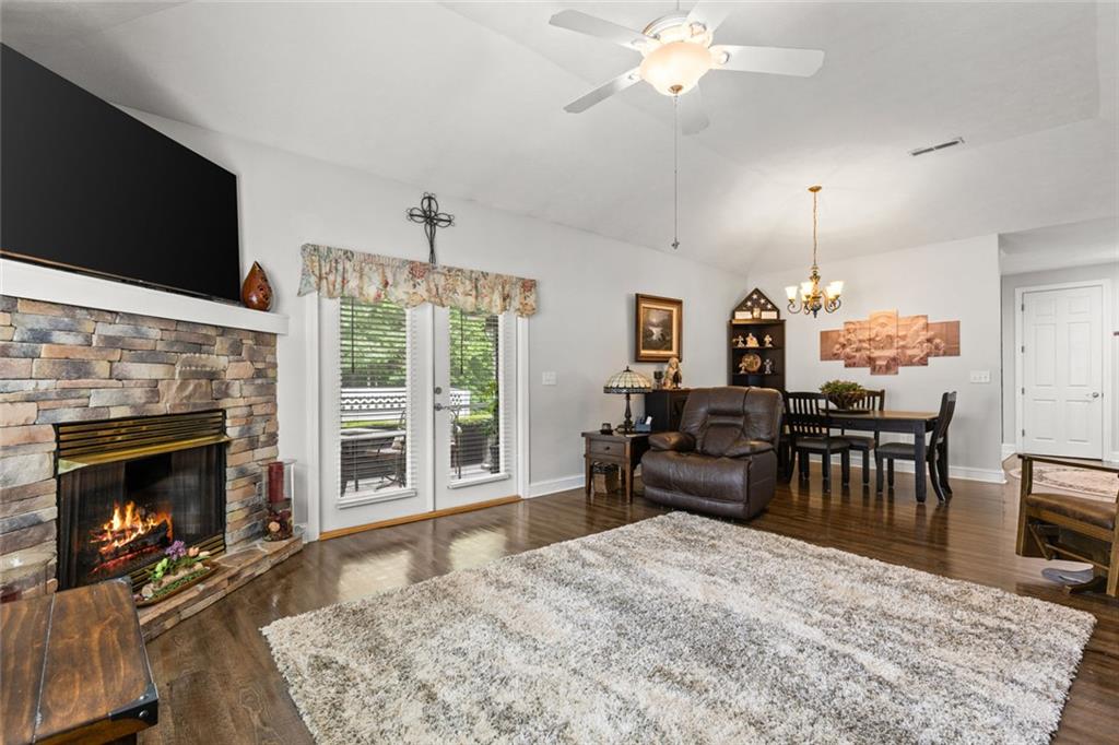 419 Long View Circle