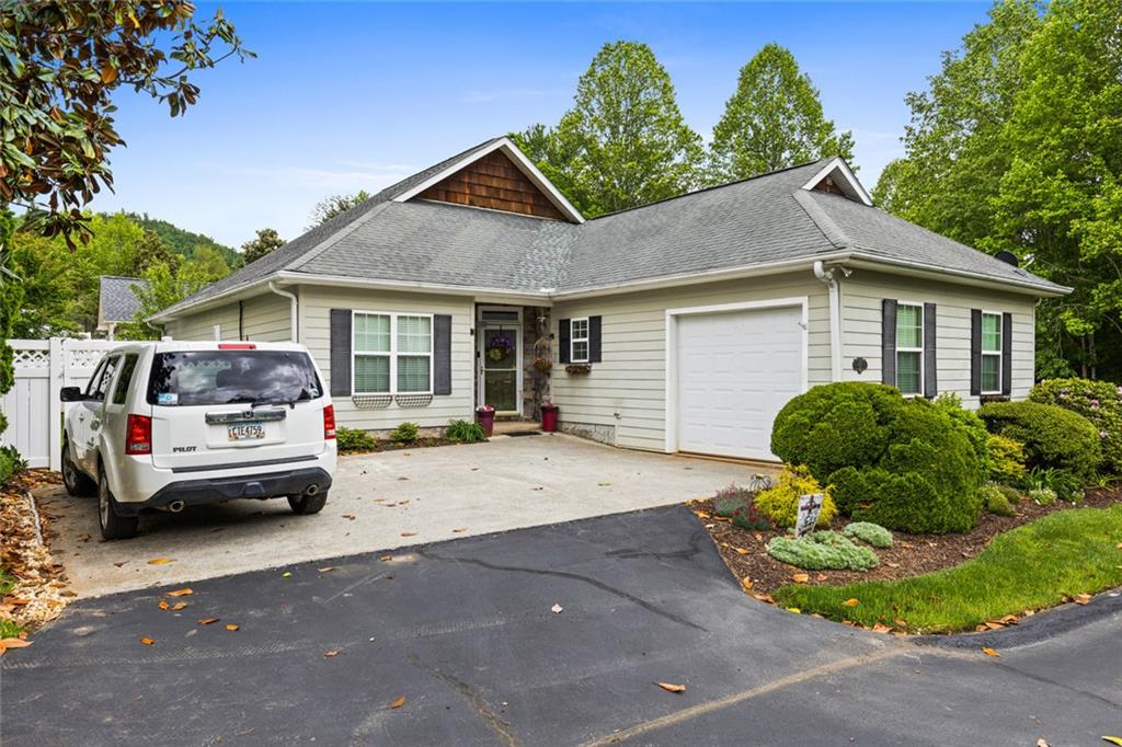 419 Long View Circle