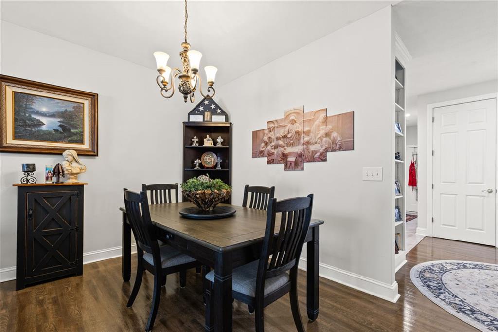 419 Long View Circle