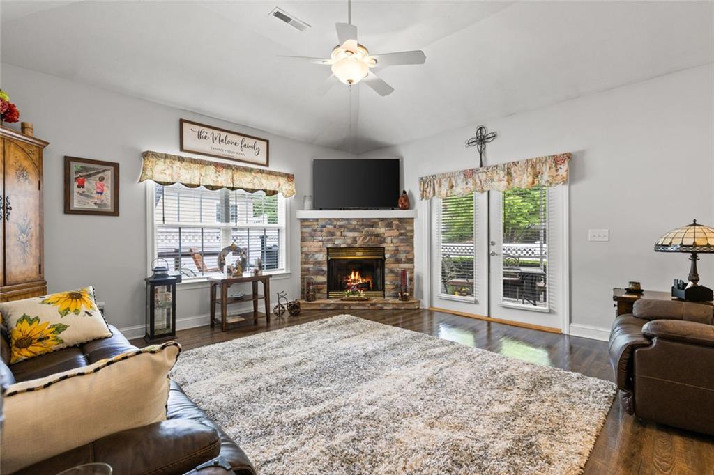 419 Long View Circle