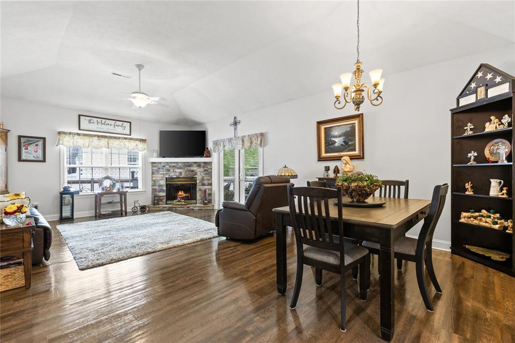 419 Long View Circle