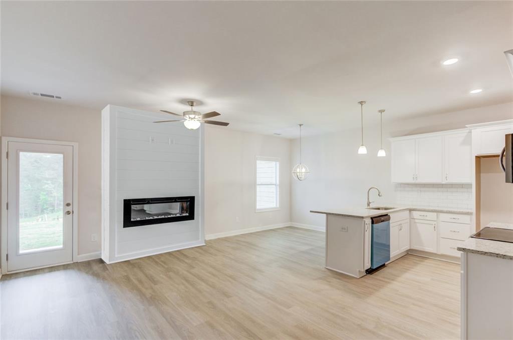 6330 Pine Ridge Point