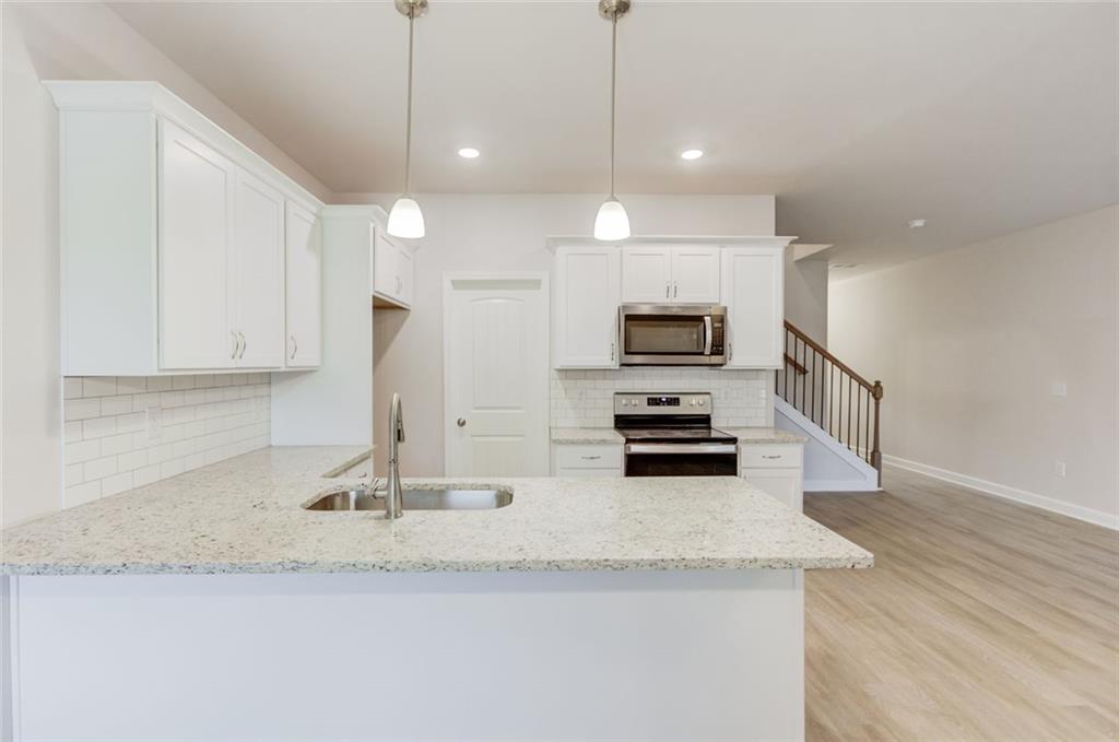 6330 Pine Ridge Point