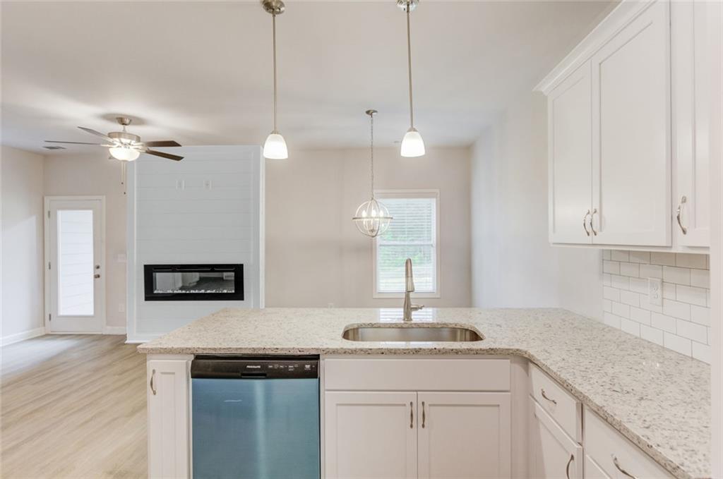 6330 Pine Ridge Point