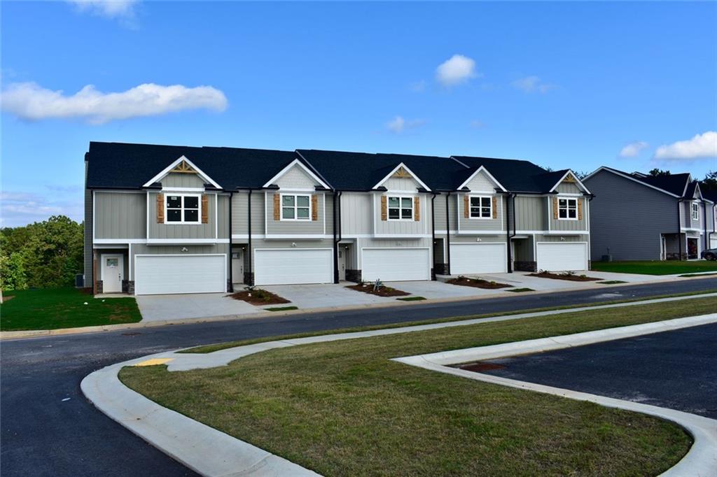 6330 Pine Ridge Point