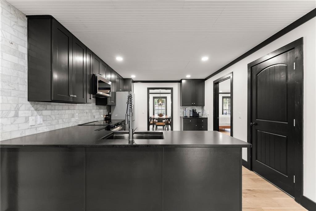 6147 Dahlonega Highway