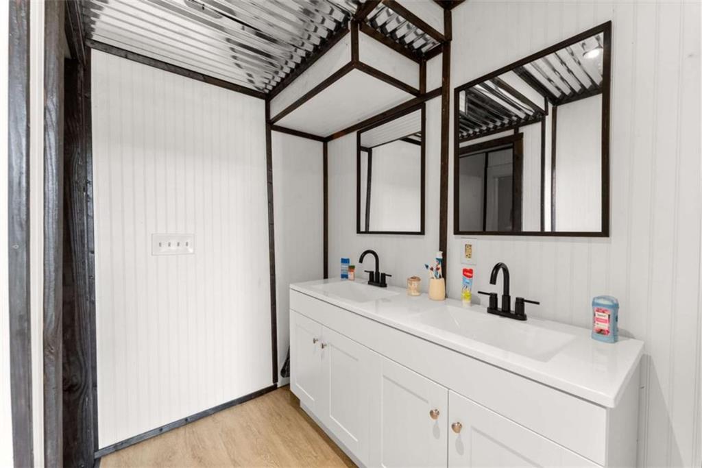 6622 Old Cleveland Road