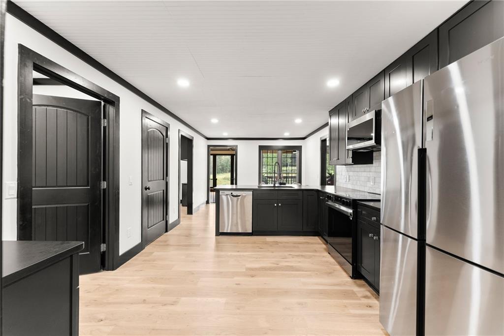 6147 Dahlonega Highway