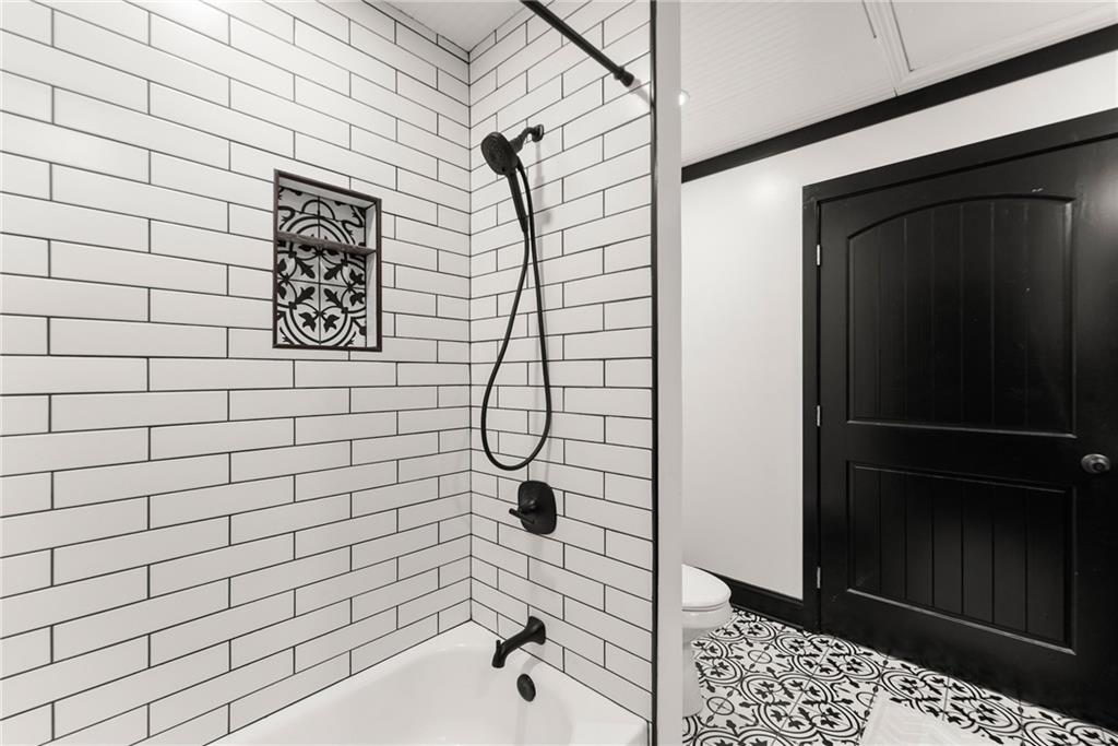 6147 Dahlonega Highway